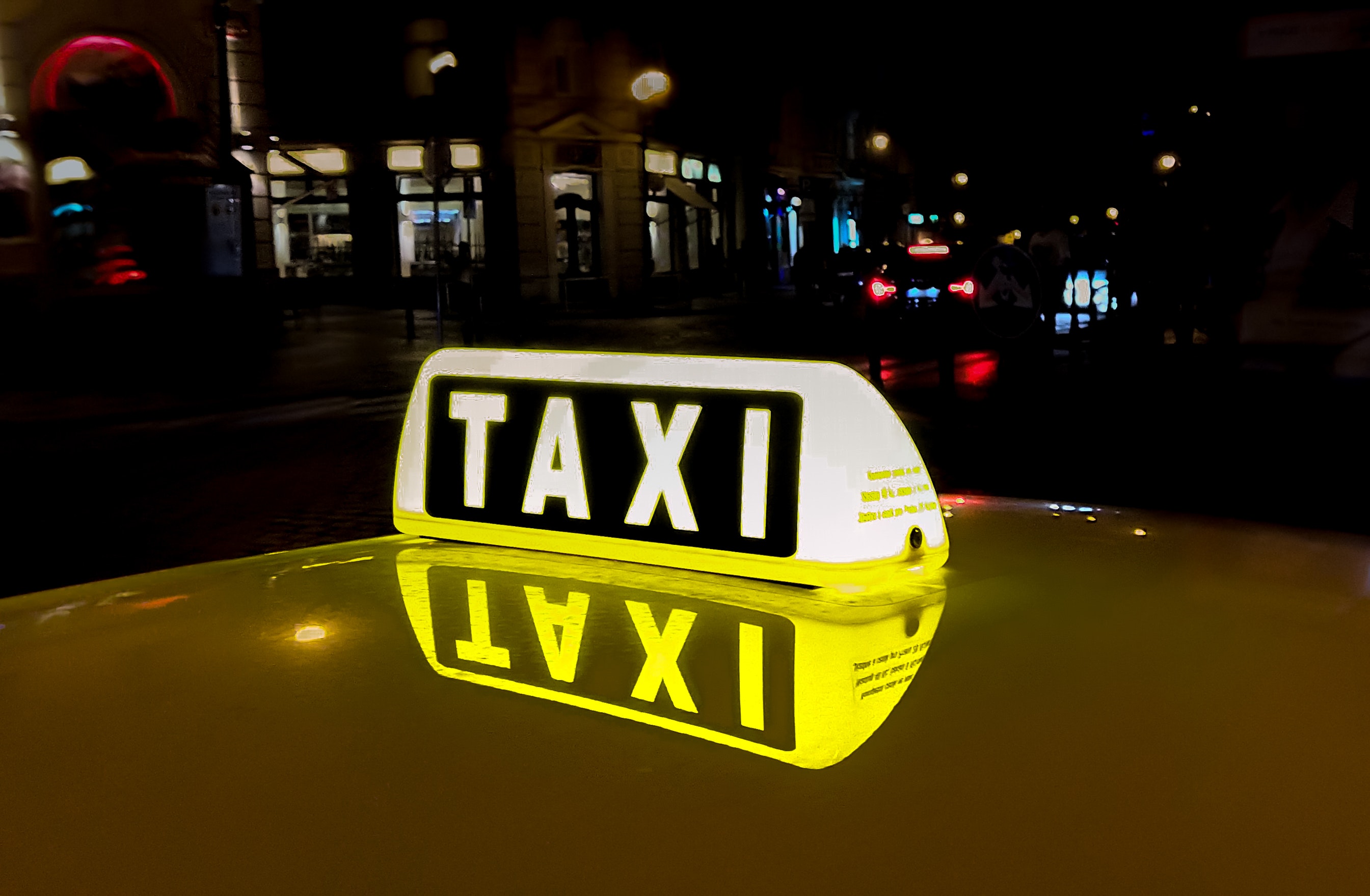 Водитель такси картинка. Taxi. Такси фото. Машина "такси". Водитель такси.